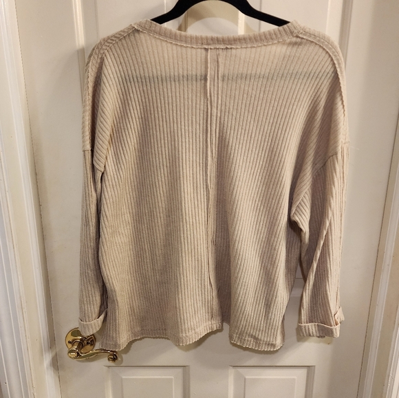 Very j lightweight cream sweater size Large - Picture 3 of 4